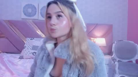 Snapshot of chloeelaurent chatting on 10.26.25 ChloeeLaurent online show from 10.26.25
