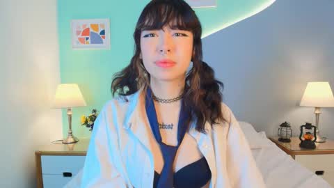 chloeesky online show from 10.13.25