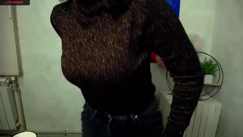 Chloe online show from 11.08.25