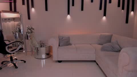 Chloe  OF chloemanson online show from 02.05.25