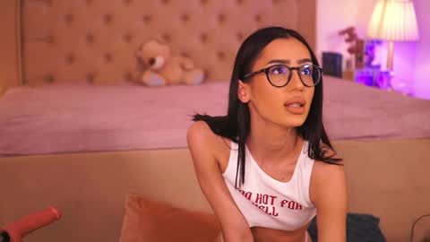 Chlo online show from 04.10.26