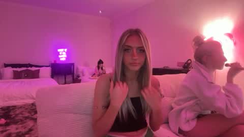 chloeros3e online show from 09.26.25