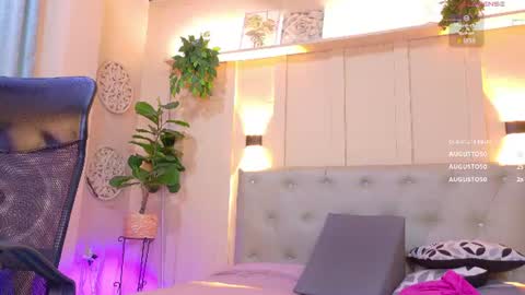 Snapshot of chloerossee chatting on 06.25.26 Chloe rosse online show from 06.25.26