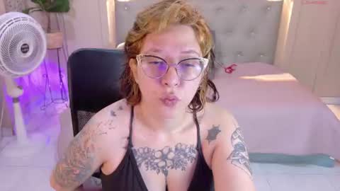 Snapshot of chloerossee chatting on 06.28.26 Chloe rosse online show from 06.28.26