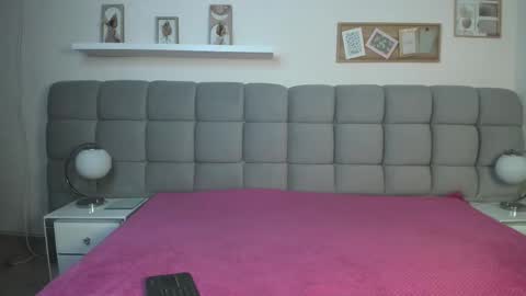 chlooe_zoe online show from 09.18.25