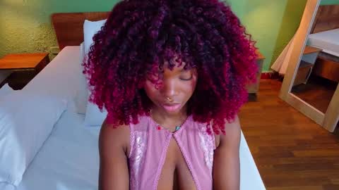 Camila Love online show from 10.06.25