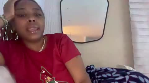 ChocolateCakeQueen online show from 12.22.24