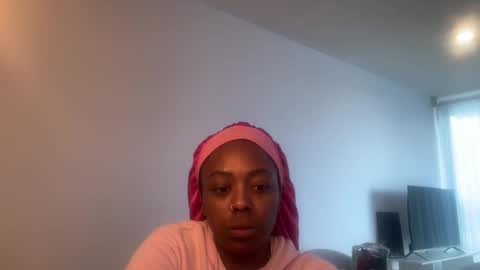 Snapshot of chocolatecakequeen chatting on 12.02.25 ChocolateCakeQueen online show from 12.02.25
