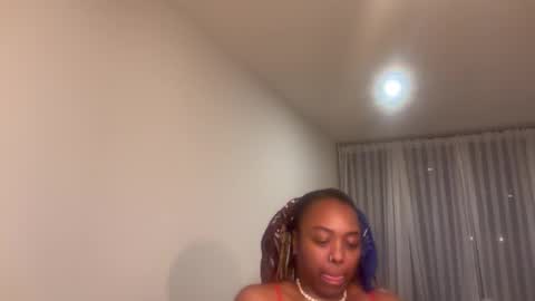 Snapshot of chocolatecakequeen chatting on 12.03.25 ChocolateCakeQueen online show from 12.03.25
