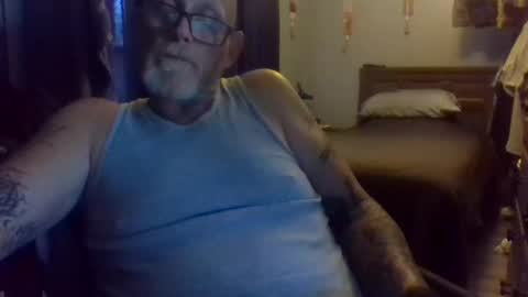 Snapshot of chompers176983 chatting on 10.04.25 chompers online show from 10.04.25