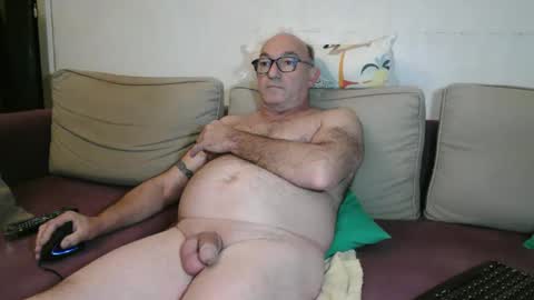 Snapshot of chrichri384 chatting on 11.16.25 chrichri online show from 11.16.25