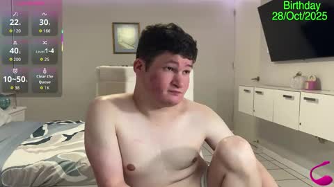 Snapshot of chris___evanss chatting on 10.18.25 Chris Evens online show from 10.18.25