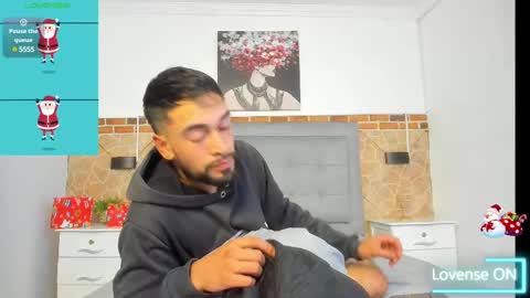 Snapshot of chris_kizz chatting on 12.27.24 chris_kizz online show from 12.27.24