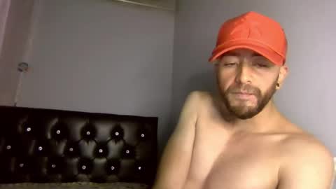 chris_sex80 online show from 01.14.25