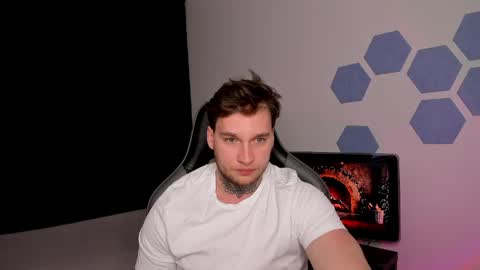 Snapshot of chris_tyson chatting on 05.01.26 Chris Tyson online show from 05.01.26