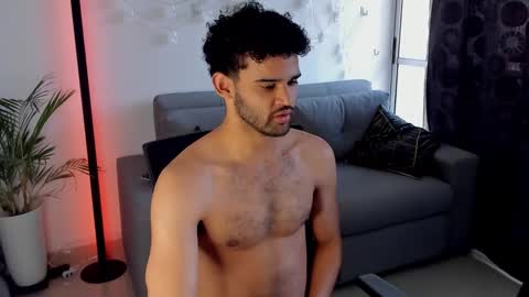 Im Chirs IM MODEL INDEPENDT online show from 03.10.25