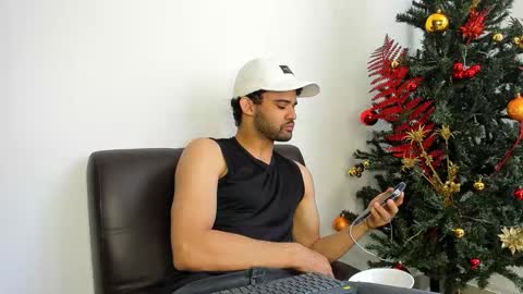 Im Chirs IM MODEL INDEPENDT online show from 11.25.25