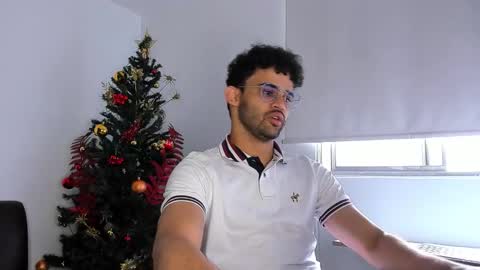 Im Chirs IM MODEL INDEPENDT online show from 12.02.25