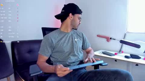 Im Chirs IM MODEL INDEPENDT online show from 01.09.26