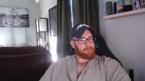 Snapshot of chrismg89 chatting on 10.06.25 chrismg89 online show from 10.06.25