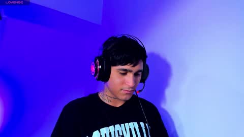 Christian Wang online show from 12.13.25