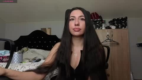 Chrissy online show from 04.05.26