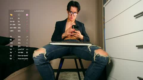 Snapshot of christianlevine_ chatting on 04.01.26 UPVOTE ME ------ ILL DO SOMETHING FOR FREE online show from 04.01.26