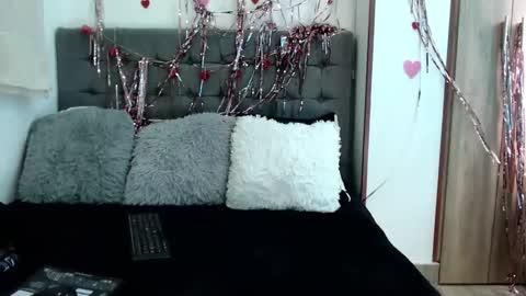 Christine Moore online show from 09.22.25