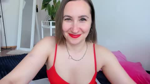 Snapshot of christina_rosse chatting on 05.18.26 christina rosse online show from 05.18.26