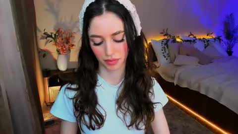 Snapshot of christinaconteeree chatting on 09.20.25 christinaconteeree online show from 09.20.25