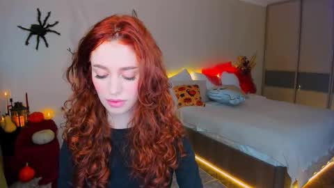 christinaconteeree online show from 10.24.25