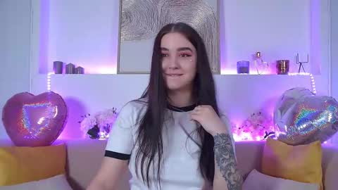 Christina online show from 02.13.25