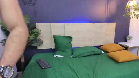 christopher_cruz_ online show from 11.27.25