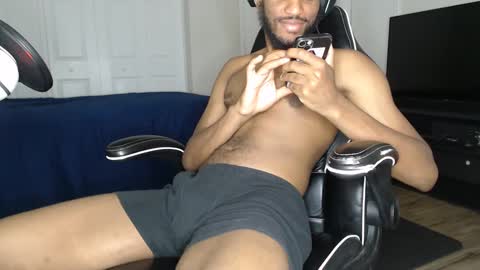 Snapshot of chrisvacherx chatting on 10.03.25 ChrisVacherx online show from 10.03.25