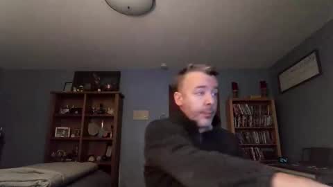 Snapshot of chrisw8121 chatting on 11.26.25 chrisw8121 online show from 11.26.25