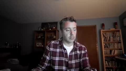 Snapshot of chrisw8121 chatting on 12.17.25 chrisw8121 online show from 12.17.25