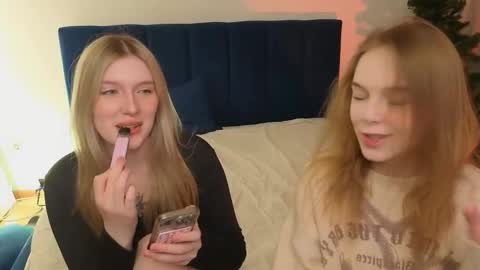 EvaBlonde TayaBrunette EliieBlack hair online show from 02.01.26