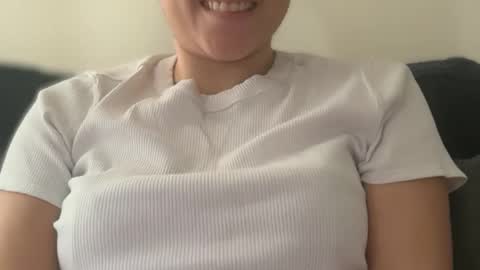 Snapshot of chronicallyxo chatting on 12.22.25 xolena zo-lee-na online show from 12.22.25