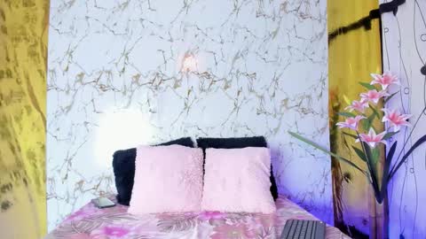 Christal Golden online show from 09.27.25