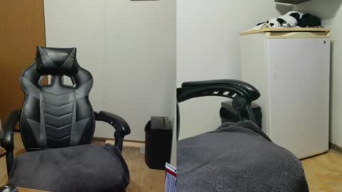 Snapshot of chubbyguy00054 chatting on 12.17.24 chubbyguy00054 online show from 12.17.24