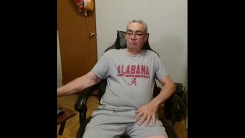 Snapshot of chubbyguy00054 chatting on 02.16.25 chubbyguy00054 online show from 02.16.25