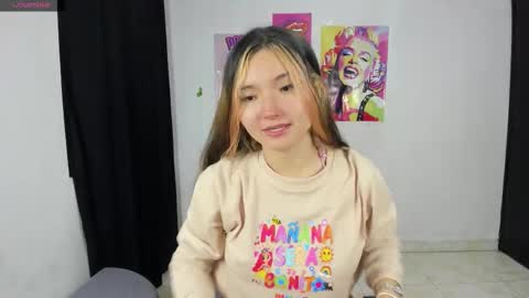 Snapshot of cici_sparks chatting on 11.14.25 alicia online show from 11.14.25