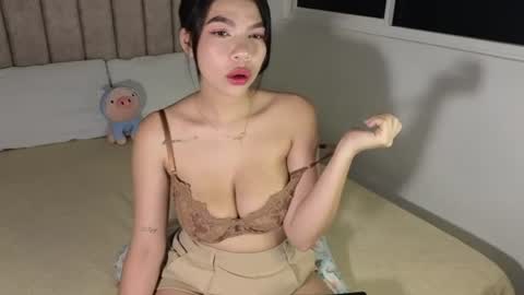 Snapshot of cielo_18d chatting on 06.26.26 Mia online show from 06.26.26
