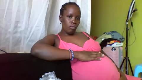 Snapshot of cinddy_14 chatting on 10.01.25 cinddy 14 online show from 10.01.25