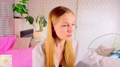 Snapshot of cindyreming chatting on 10.10.25 Im Cindy online show from 10.10.25