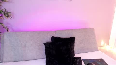 Snapshot of cinnamon_kyla chatting on 01.25.25 cinnamon_kyla online show from 01.25.25