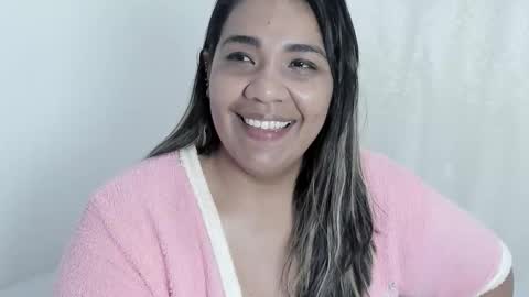 Snapshot of cinnamon_skin01 chatting on 02.18.26 Nailha online show from 02.18.26