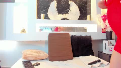 Cinthya  online show from 11.20.25