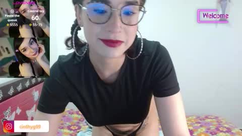Snapshot of cinthyagomez6 chatting on 12.18.25 cinthyagomez6 online show from 12.18.25