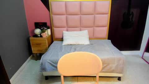 Circe Cherry online show from 01.15.25